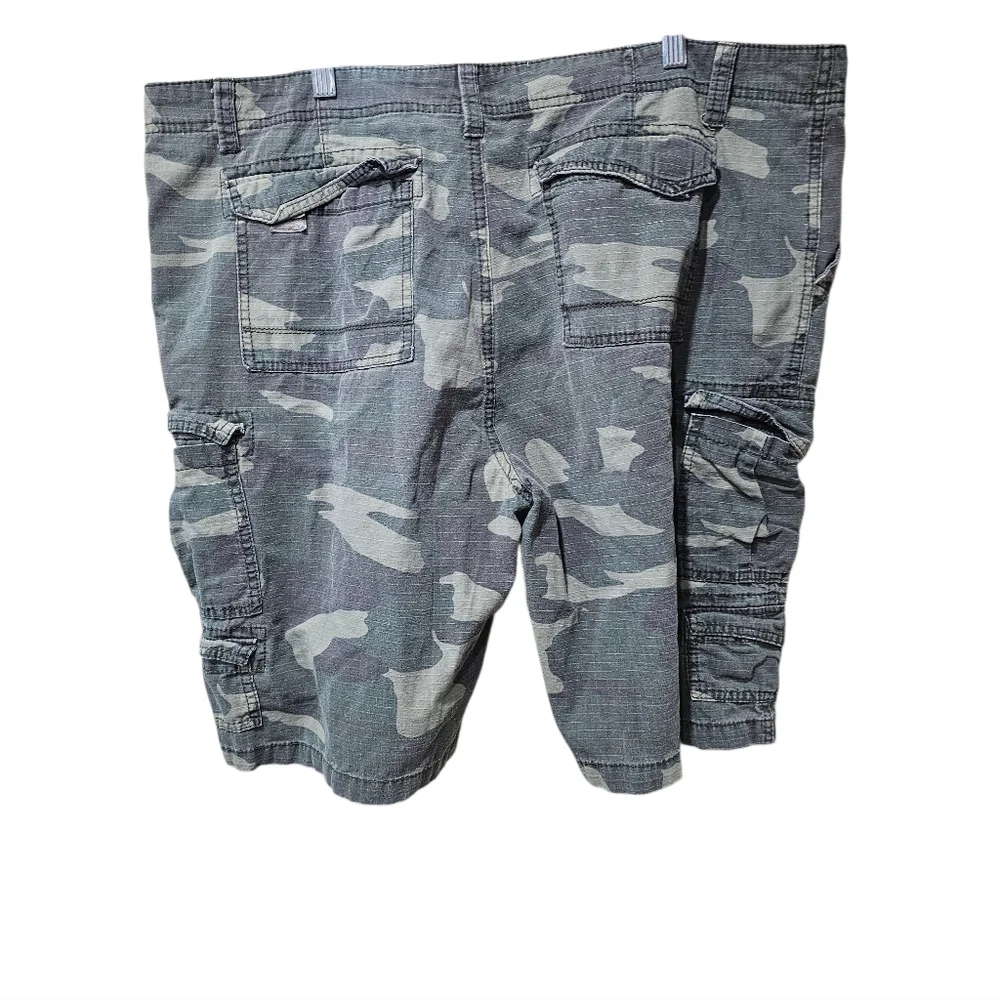 Plugg Camo Cargo Shorts Men’s Size 42  Camouflage Utility Shorts‎